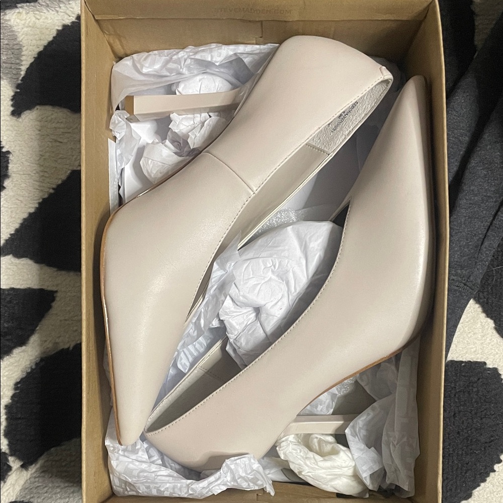 Steve Madden V Cut Pointed Toe Heels